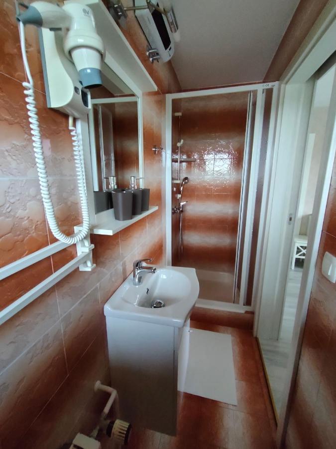 Apartments & Rooms Aleksandra ブレッド エクステリア 写真